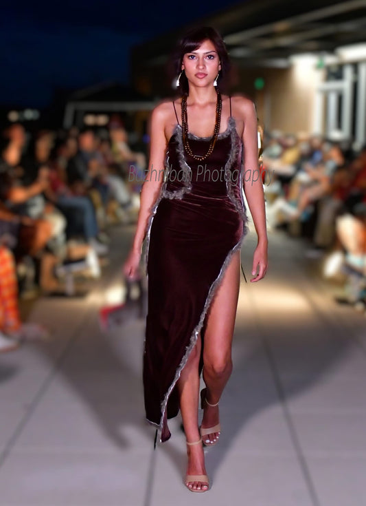 Chokfi Dress & Clutch Set